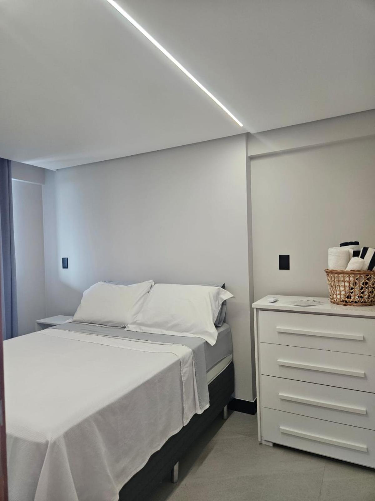 Apartamento Novo Em Bahia - Ilha De Pharos Salvador